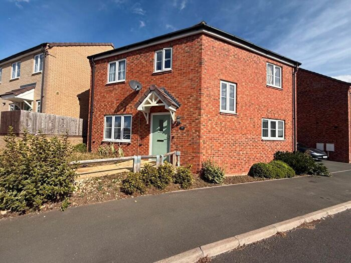 3 Bedroom Detached House For Sale In Weltmore Road, Luton, LU3