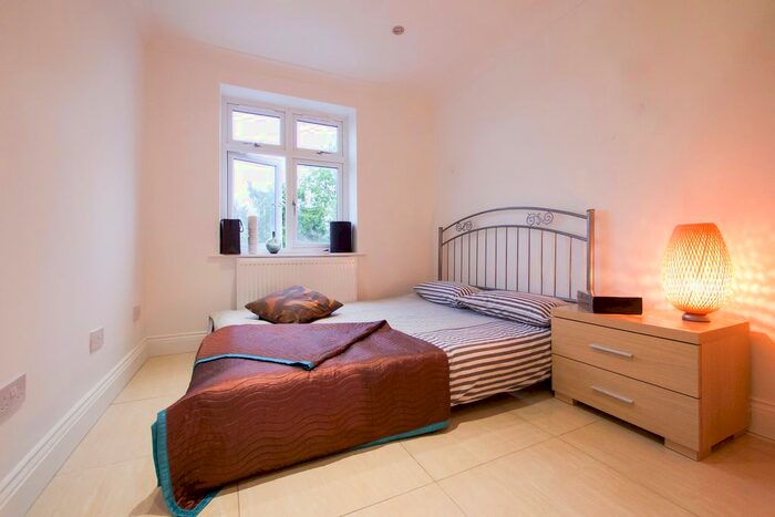 1 Bedroom Flat To Rent In Vista Way, Harrow, HA3