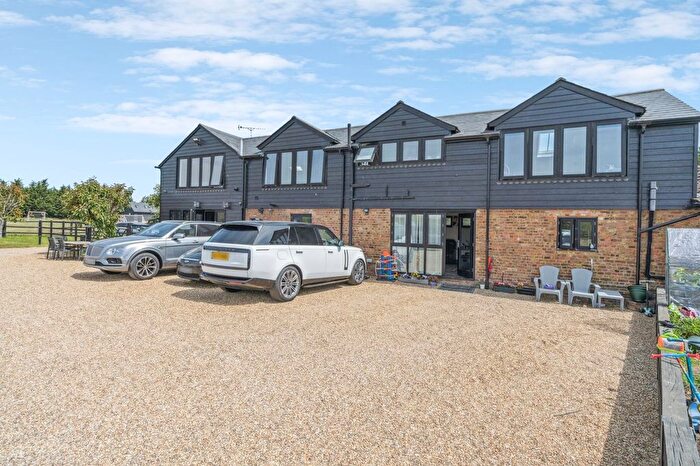 7 Bedroom Barn Conversion For Sale In Hollybush Lane, Denham, UB9