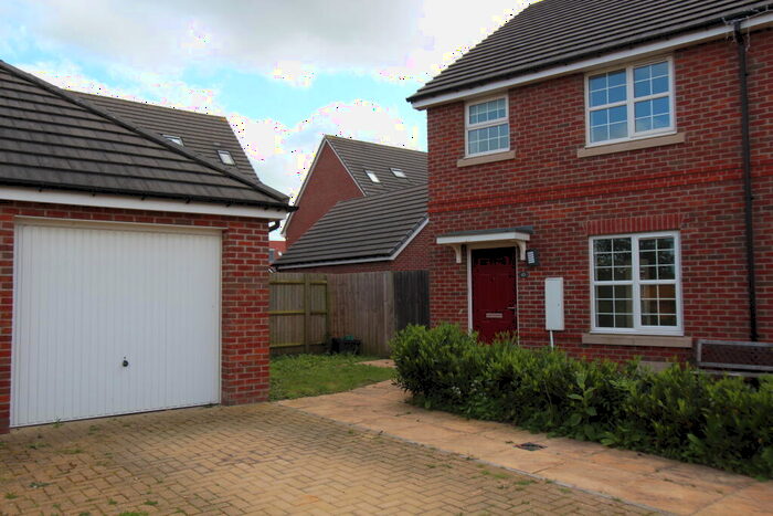 3 Bedroom Semi-Detached House To Rent In Shorthorn Close, Three Mile Cross, RG7