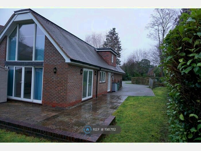 2 Bedroom Detached House To Rent In Camberley, Camberley, GU15