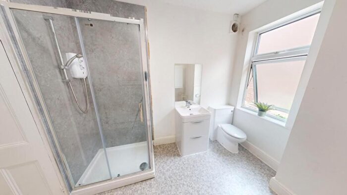 4 Bedroom Semi Detached House To Rent In Wellington Street, Nottingham, NG3