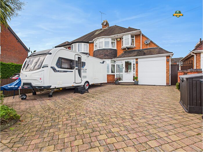 3 Bedroom Semi Detached House For Sale In Springfield Road, Walmley, Sutton Coldfield, B76