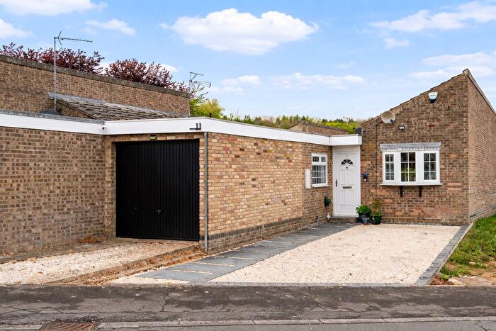 3 Bedroom Bungalow For Sale In Knaves Hill, Leighton Buzzard, LU7