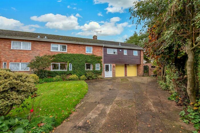 4 Bedroom Semi-Detached House For Sale In Woodland Close, Risby, Bury St. Edmunds, IP28