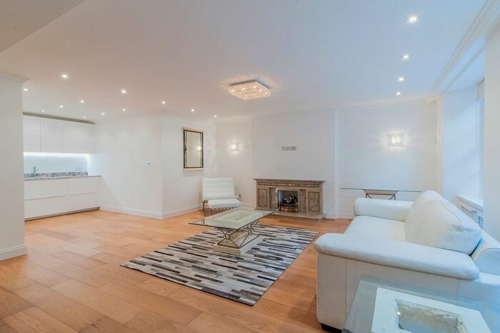 2 Bedroom Flat To Rent In Gloucester Place, Marylebone, London, W1U