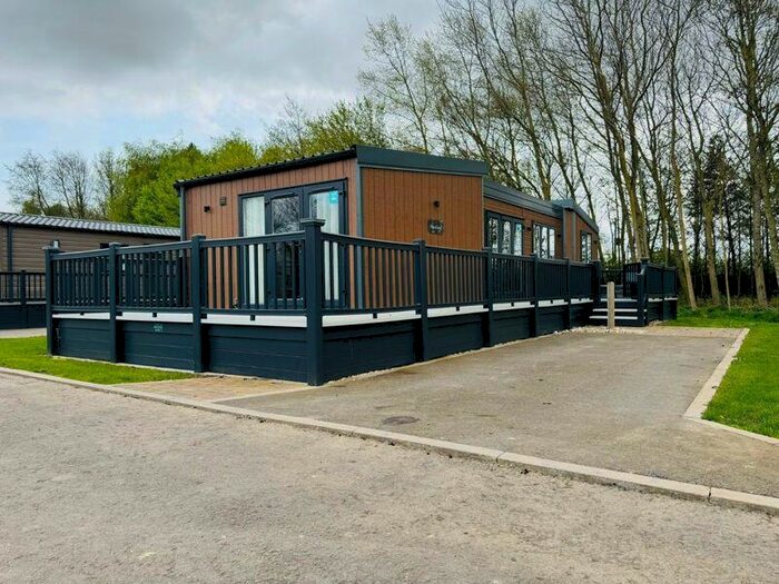 2 Bedroom Lodge For Sale In Appletree Park, Hubberts Bridge, PE20