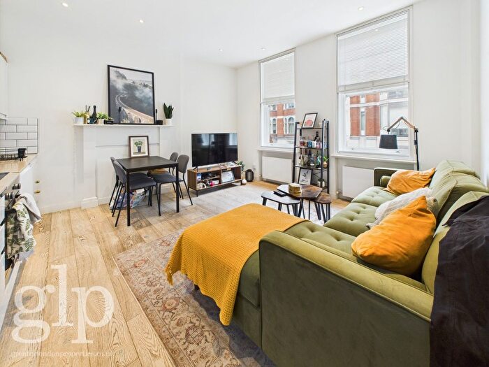 2 Bedroom Flat To Rent In Exeter Mansions, Shaftesbury Avenue, London, Greater London, Soho, W1D