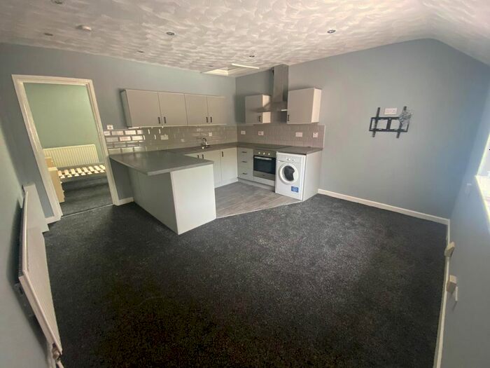 1 Bedroom Flat To Rent In Upper High Street, Cradley Heath, B64
