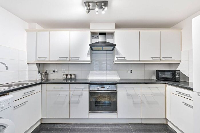 1 Bedroom Flat For Sale In Bristow Road, Hounslow, TW3