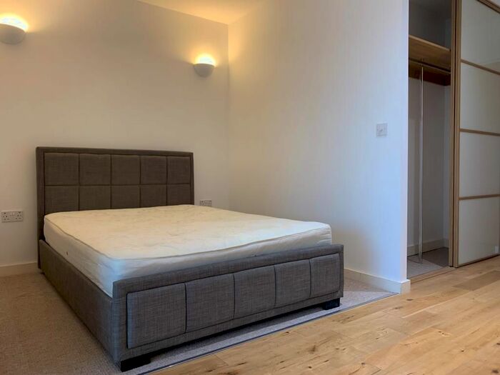 1 Bedroom Flat To Rent In Windmill Road, He, TW16