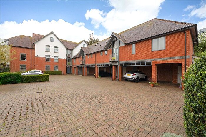 1 Bedroom Flat For Sale In Holman Mews, Canterbury, Kent, CT1