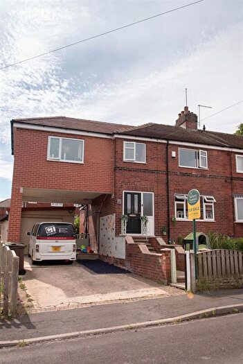 4 Bedroom End Of Terrace House For Sale In Westbourne Avenue, Pontefract, WF8