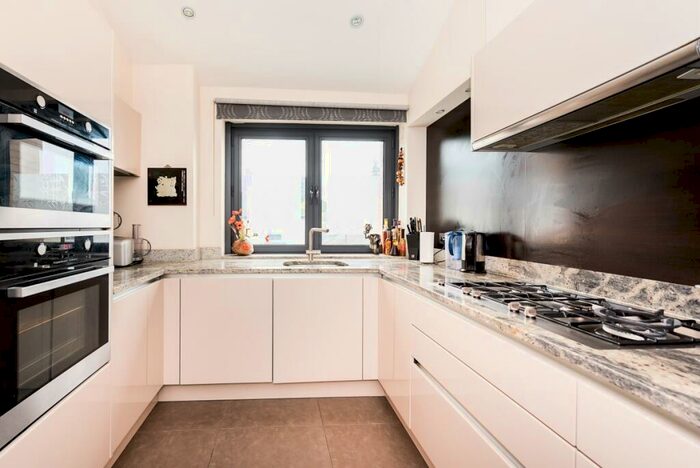 2 Bedroom Apartment To Rent In Surbiton Place, Brighton Road, Surbiton, KT6