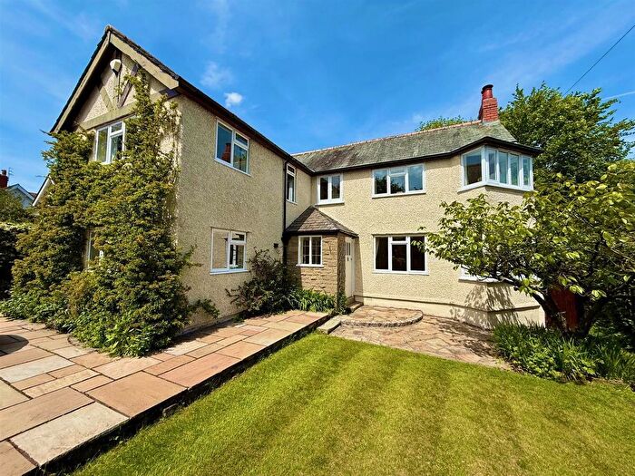 4 Bedroom Detached House For Sale In Jacksons Edge Road, Disley, Stockport, SK12