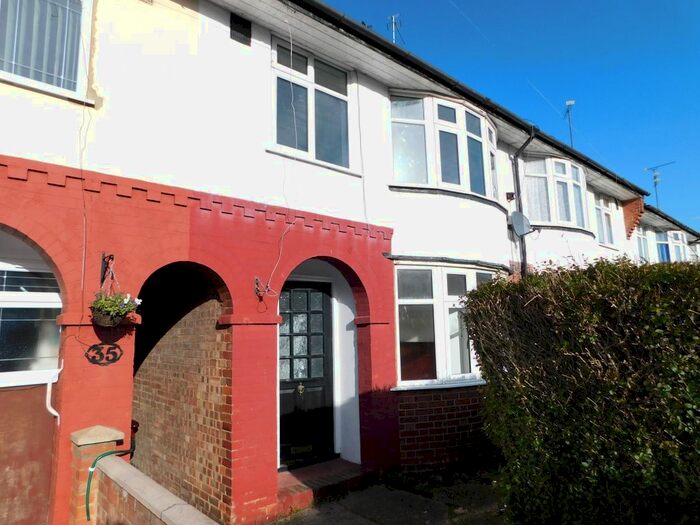 3 Bedroom Semi-Detached House To Rent In Pembroke Avenue, Luton, Beds, LU4