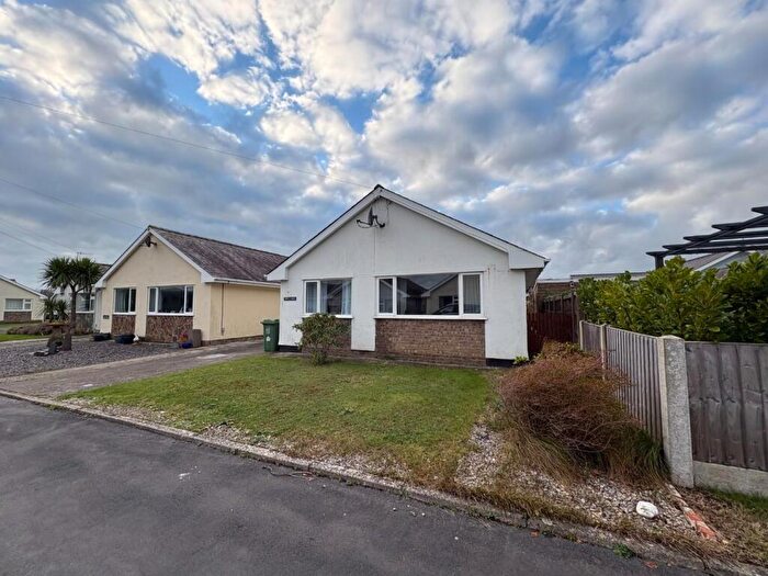 Detached House For Sale In Cefn Y Gader, Morfa Bychan, Porthmadog, LL49