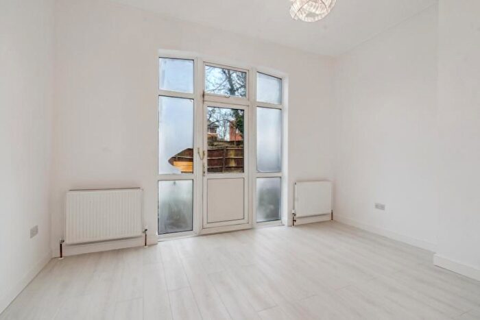 2 Bedroom Flat To Rent In Chester Road, Northwood, HA6