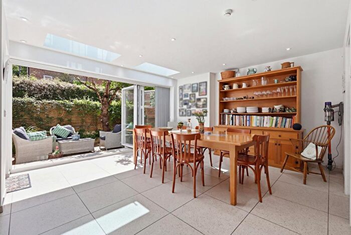 3 Bedroom Town House For Sale In Wapping High Street, Wapping, E1W