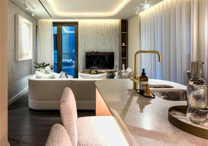 1 Bedroom Flat To Rent In Fareham Street, London, W1F