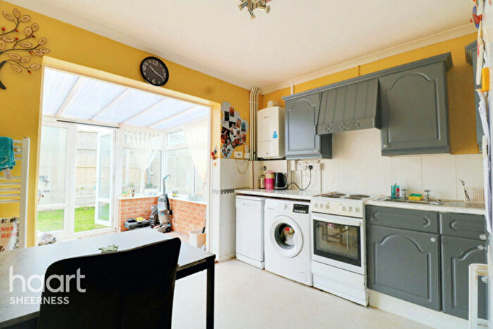 2 Bedroom Bungalow For Sale In Glenwood Drive, Sheppey, ME12