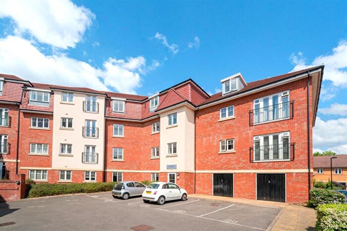 1 Bedroom Flat To Rent In Schoolgate Drive, Morden, SM4