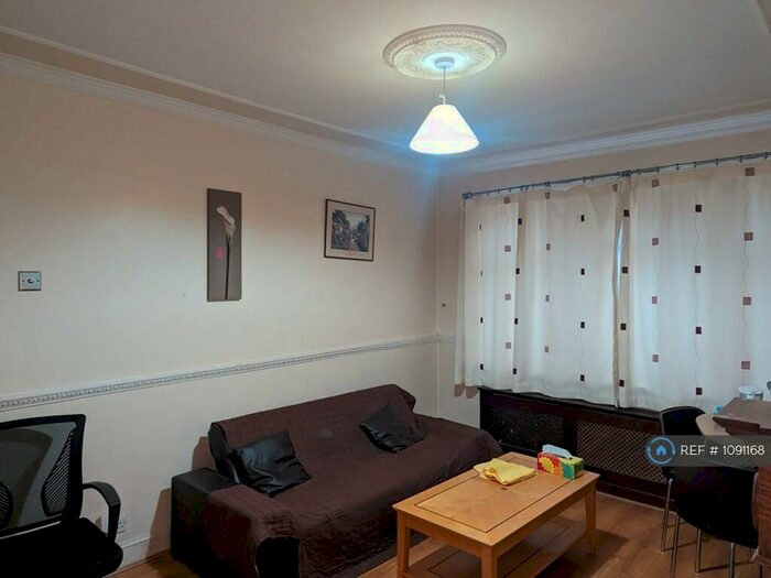 2 Bedroom Maisonette To Rent In Chadwell Avenue, Goodmayes, RM6