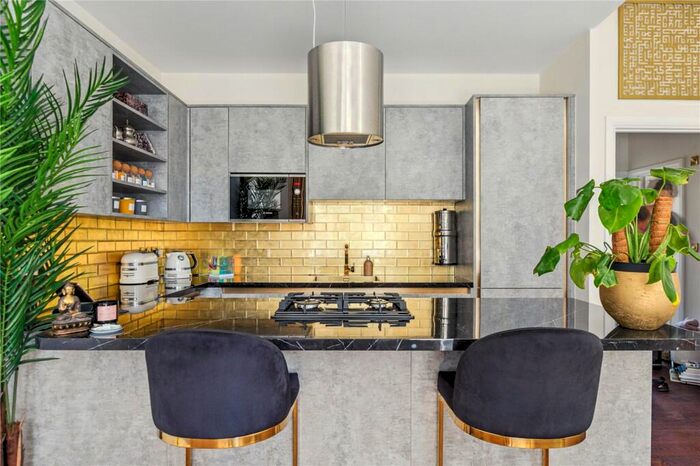 2 Bedroom Apartment To Rent In Brondesbury Villas, London, NW6