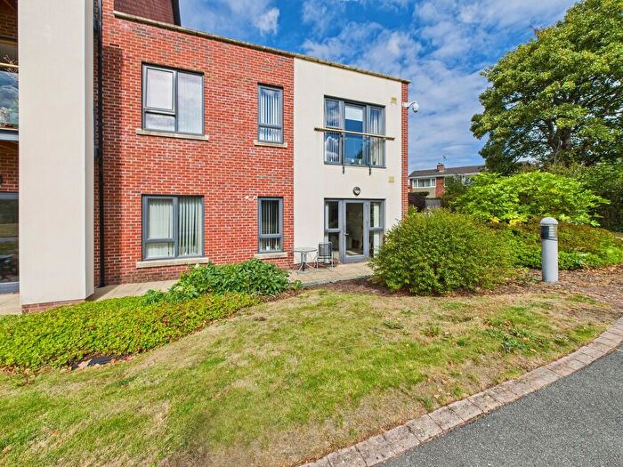 2 Bedroom Flat For Sale In Kingswood, Kingsway, CH2