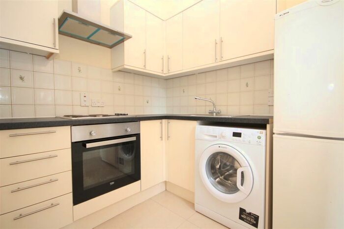 2 Bedroom Flat To Rent In London Road, Guildford, GU1