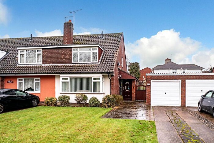 3 Bedroom Semi Detached House For Sale In Cherry Tree Avenue, London Colney, St. Albans, AL2
