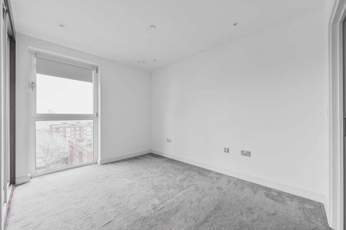 2 Bedroom Flat For Sale In Nine Elms Point, Nine Elms, London, SW8