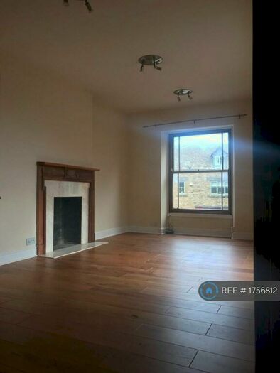 3 Bedroom Flat To Rent In Mascot House, Stow On The Wold, Cheltenham, GL54