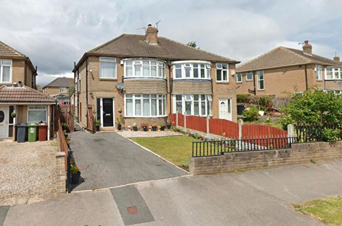 3 Bedroom Semi-Detached House To Rent In Carr Manor Road, Leeds, LS17