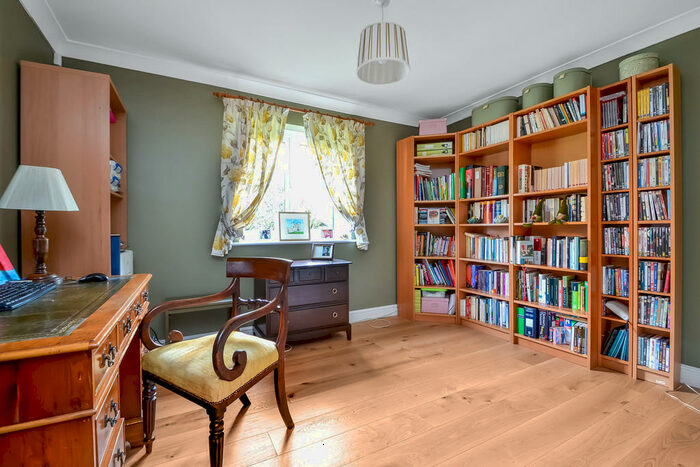 4 Bedroom Detached House For Sale In Bedhampton, Hampshire, PO9