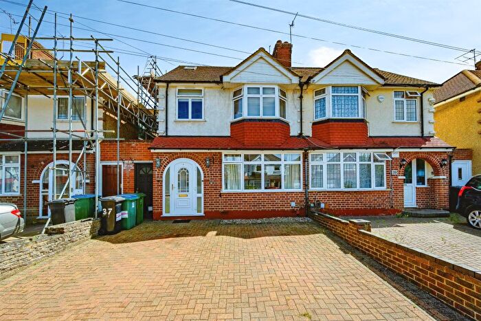 4 Bedroom Semi-Detached House For Sale In Meadow Road, Watford, WD25