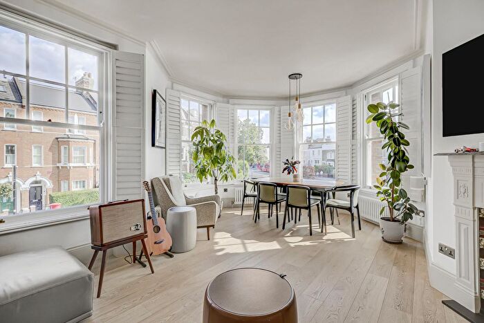 3 Bedroom Flat For Sale In Cambridge Mansions, Cambridge Road, Battersea, SW11