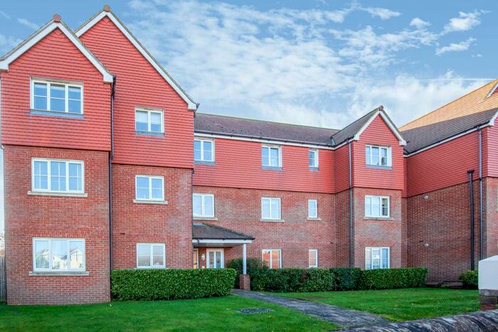 2 Bedroom Flat To Rent In Bedfordwell Road, BN21