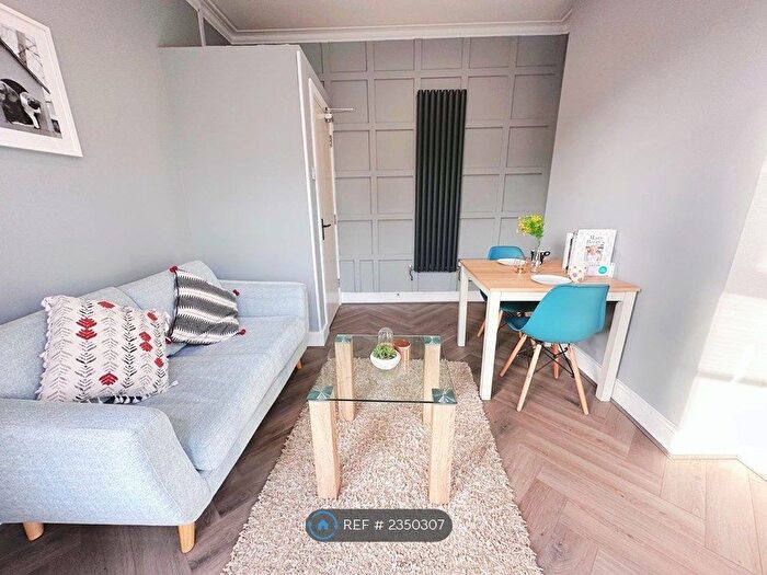 1 Bedroom Flat To Rent In New Zealand Road, Cardiff, CF14