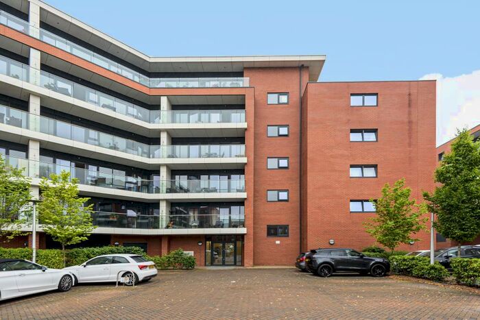 2 Bedroom Apartment To Rent In Newbury, Berkshire, RG14