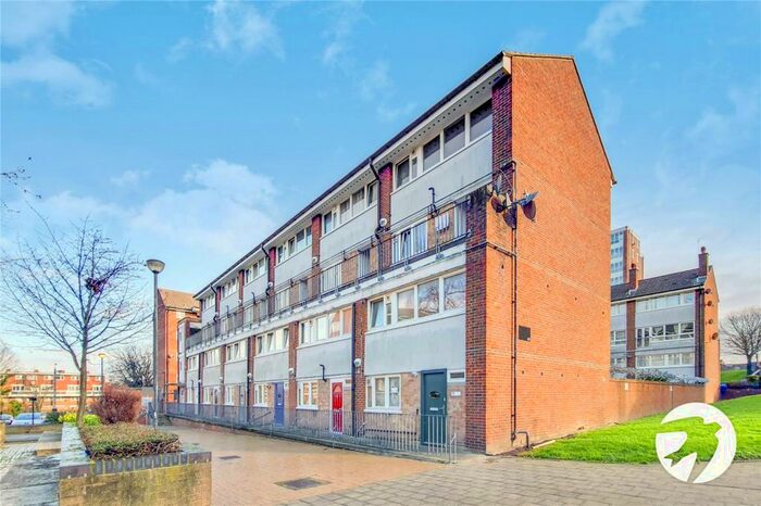 2 Bedroom Maisonette To Rent In Ann Street, London, SE18