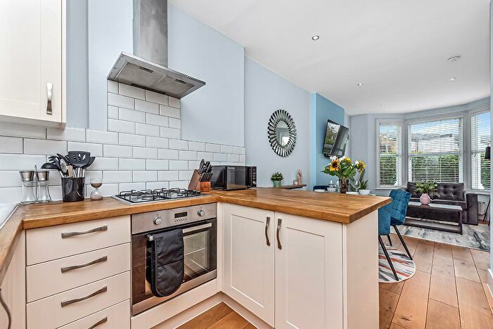 2 Bedroom Maisonette To Rent In Beecroft Road, Brockley, London, SE4