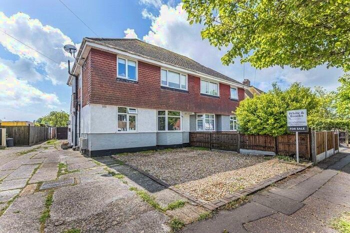 2 Bedroom Flat To Rent In Orchard Way, Bognor Regis, West Sussex, PO22