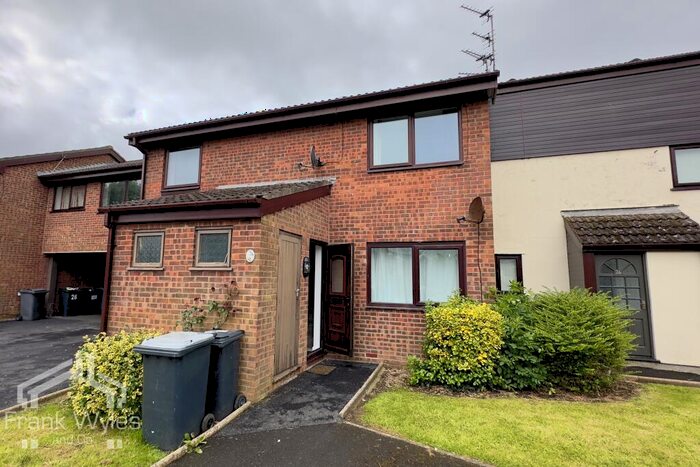 2 Bedroom Flat To Rent In Cottam Close, Lytham St. Annes, FY8