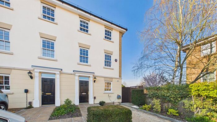 5 Bedroom End Of Terrace House For Sale In Florence Court, North Road, Hertford, SG14