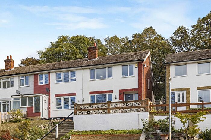 3 Bedroom End Terrace House For Sale In Valley View, Greenhithe, DA9