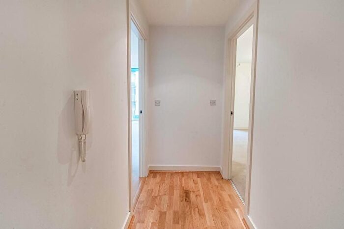 1 Bedroom Flat For Sale In Cardinal Building, Station Approach, Hayes, UB3