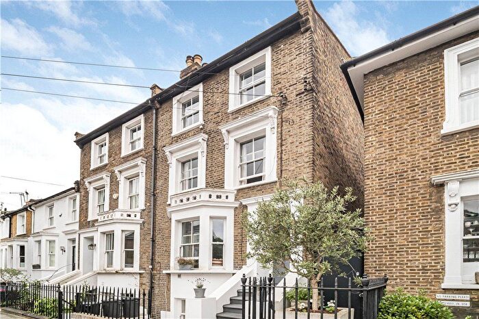 2 Bedroom Flat To Rent In Disraeli Road, Putney, SW15