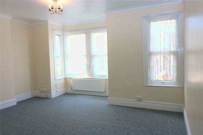 2 Bedroom Apartment To Rent In Bellevue Avenue, Southend-on-Sea, Essex, SS1