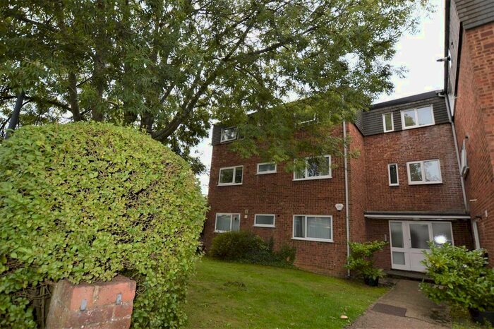 2 Bedroom Flat To Rent In The Guildhouse, New Road, Croxley Green, WD3